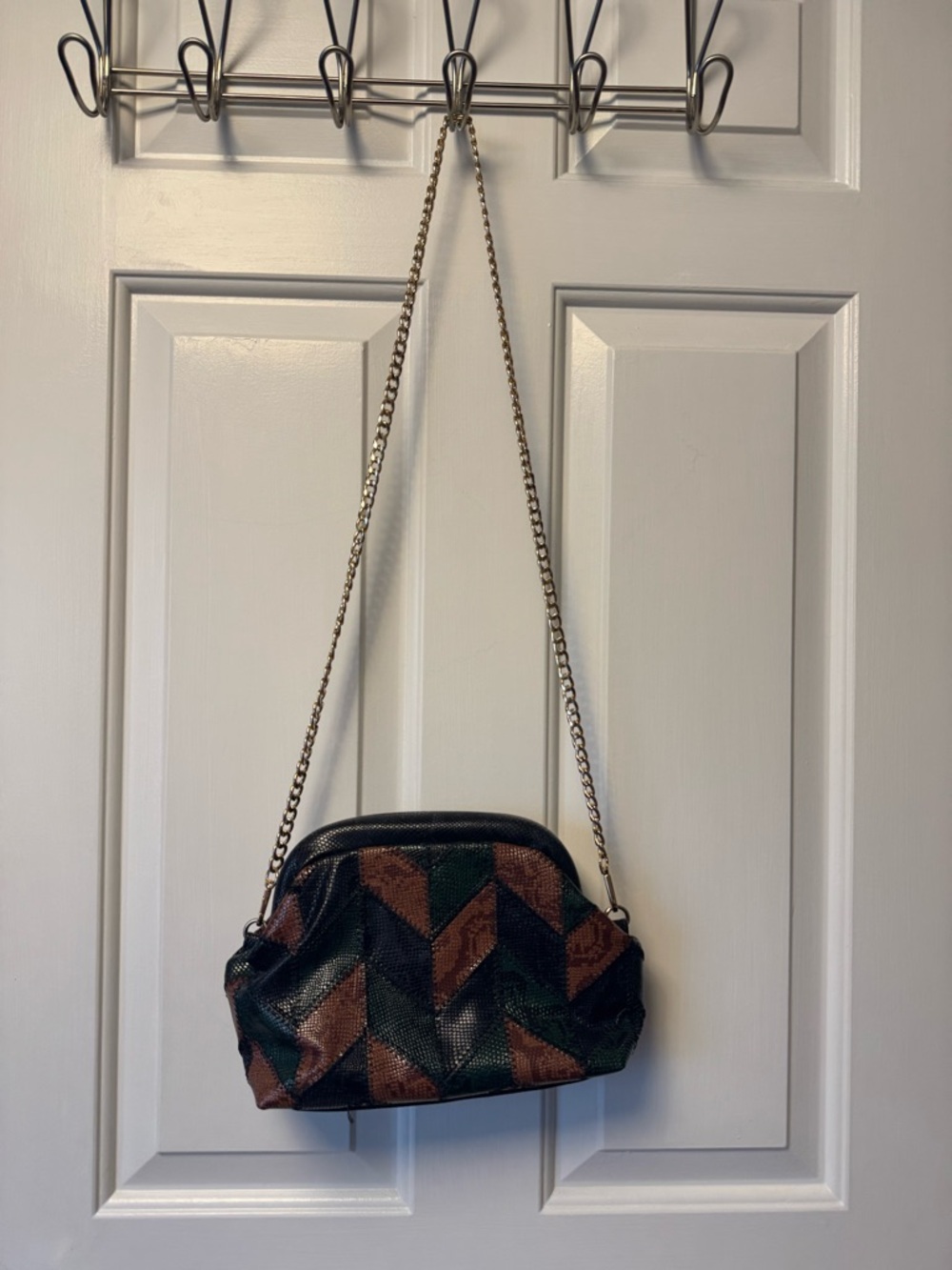 Chain Strap Chevron-Pattern Shoulder Bag in Brown, Navy and Green